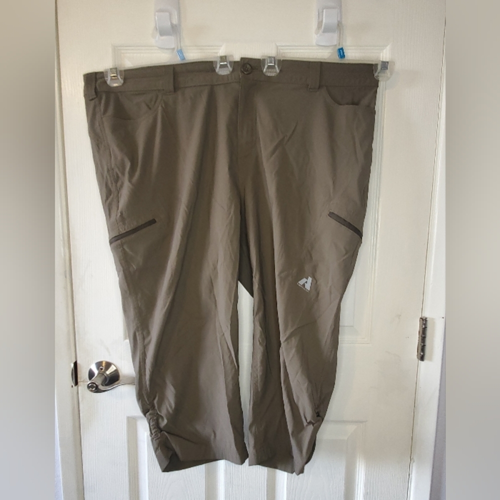 Eddie Bauer First Ascent Guide Pro Capris (plus size 22W)